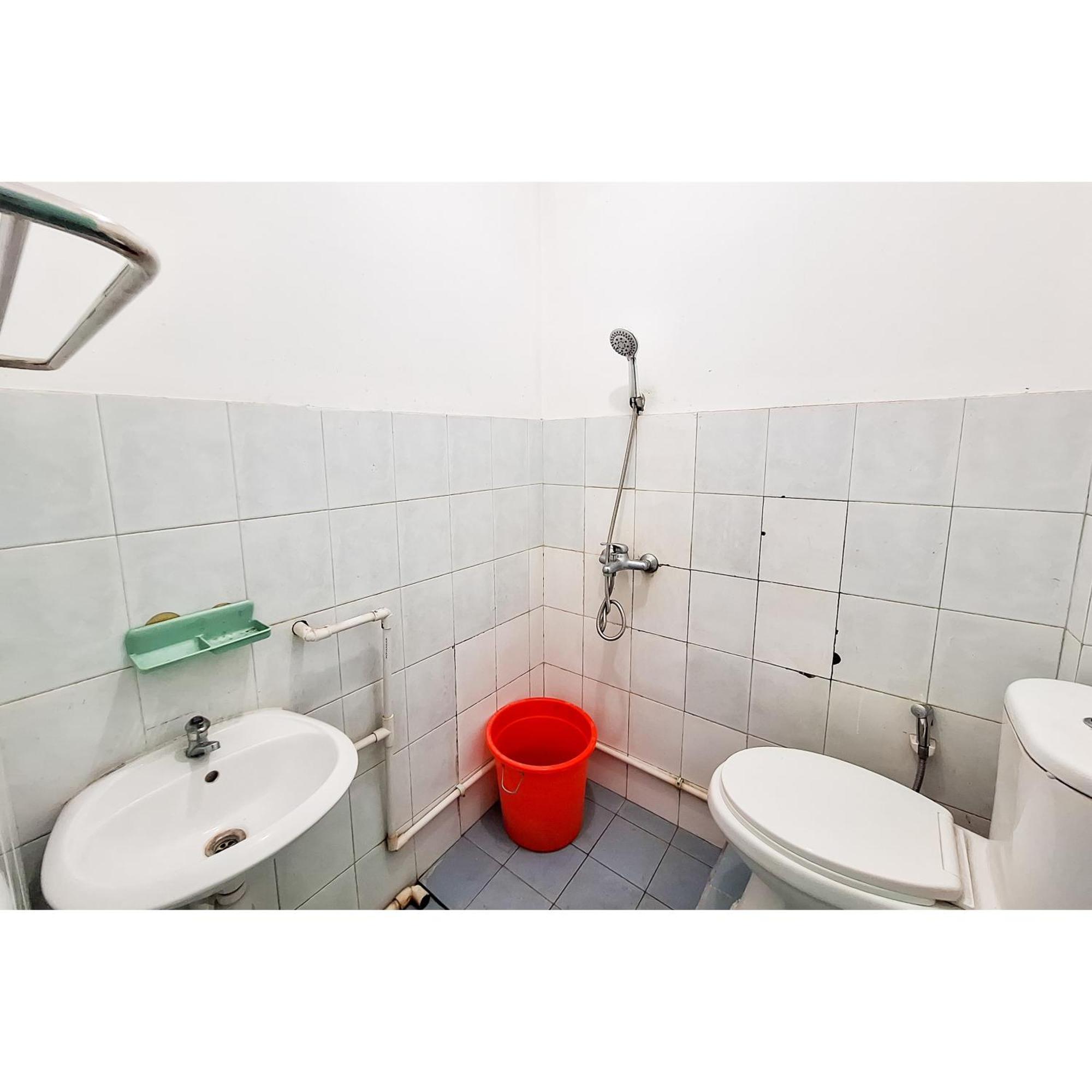 Wisma Pkbi Jabar Mitra Reddoorz Bandung Extérieur photo